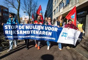 National civil servants strike in protest at pay freeze