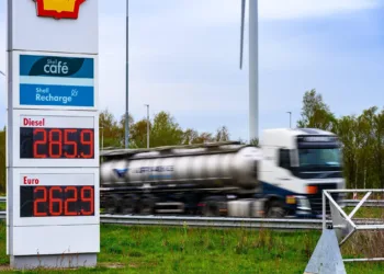 Olieprijs 10 procent lager na verklaring Iran over openen Hormuz