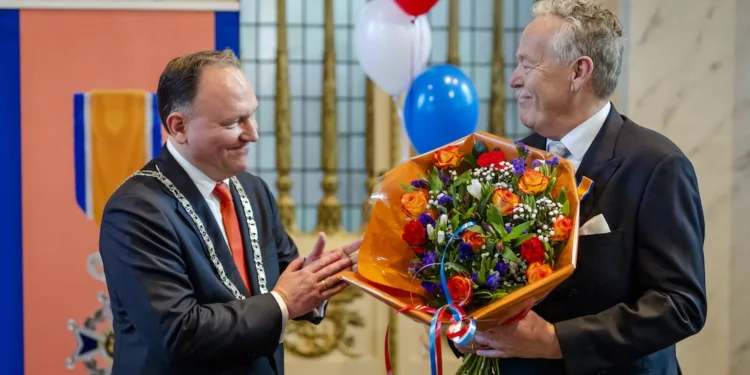 Drag queen, MH17 campaigner awarded king’s birthday honours