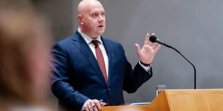 Cabinet scraps welfare cut, squeezes child budget