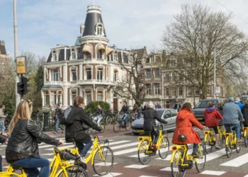 App to give cyclists faster green lights at junctions