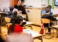 Geen verbetering in onderwijs: basisvaardigheden blijven zwak