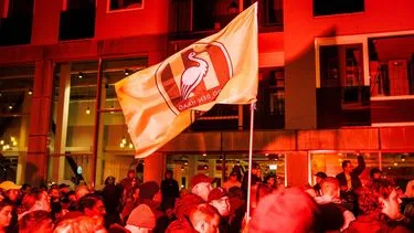 ADO-fans vieren in Den Haag kampioenschap eerste divisie