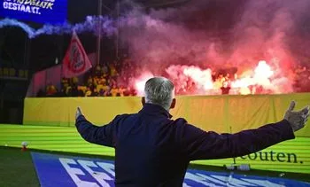 Duel tussen Cambuur en Vitesse definitief gestaakt door vuurwerk