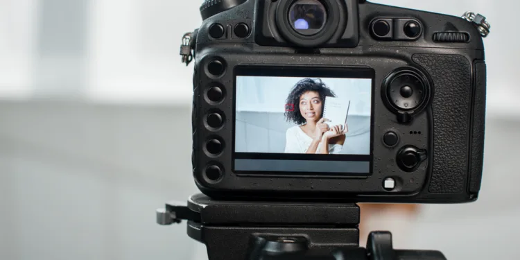 Influencers should make it clear they are not experts, MPs say