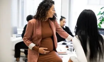 Bijna helft van zwangere vrouwen ervaart discriminatie op werk
