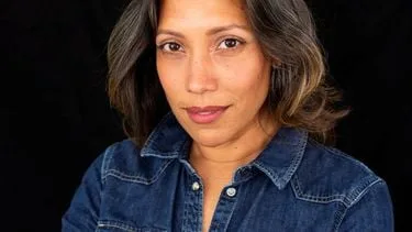 Sharmila (43) kreeg fysieke klachten door stress: ‘Moest mijn trauma’s verwerken’