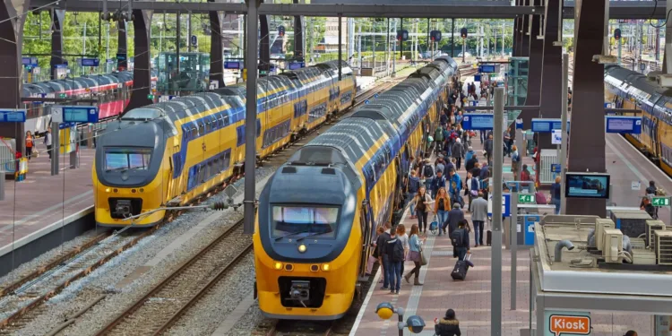 Green group urges EU action on “stone age” rail ticket systems