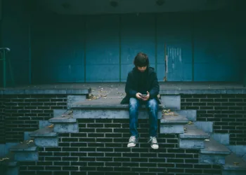 Steeds jongere kinderen delen naaktfoto’s: 40 procent maakt foto’s zelf