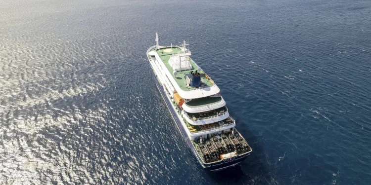 Cruise ship passengers stranded at sea after hantavirus outbreak