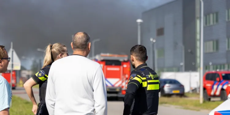 Massive fire at datacentre in Almere, NL-Alert circulated