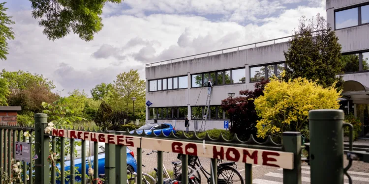 Lokale politicus Volkers wijst na rellen Loosdrecht naar gemeentebestuur: ‘Totale bestuurscrisis’