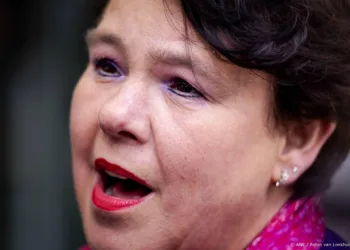 Dijksma noemt geweld Loosdrecht aanval op democratie