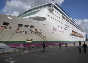 Norovirus-uitbraak op cruiseschip: één dode, 1700 mensen in quarantaine