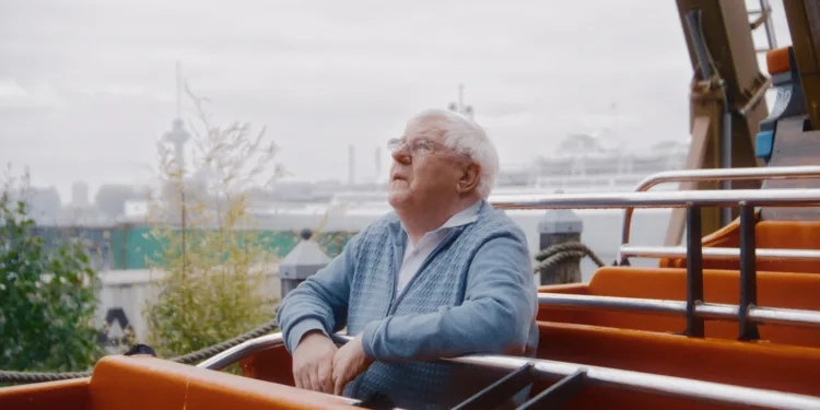 Hennie (76) van pretpark Rotterdam krijgt op tv trap na: ‘Er zijn spullen meegenomen, te triest voor woorden’