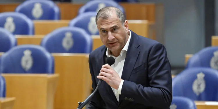 Rights group to report Markuszower over Palestinian comments
