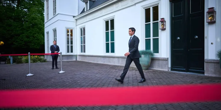 Jetten wil na asieloverleg meer ‘maatwerk’ voor opvang gemeenten