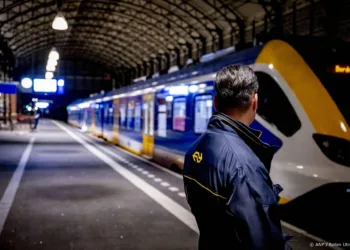 Eerste handhavers NS aan de slag met wapenstok