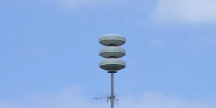 Justice minister says replacement for air-raid sirens is needed