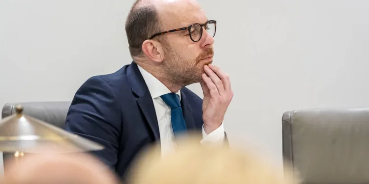 Van den Brink noemt situatie opvang Ter Apel ’teleurstellend’