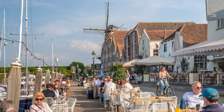 Dorp Moerdijk verdwijnt mogelijk toch niet: Rijk onderzoekt alternatief