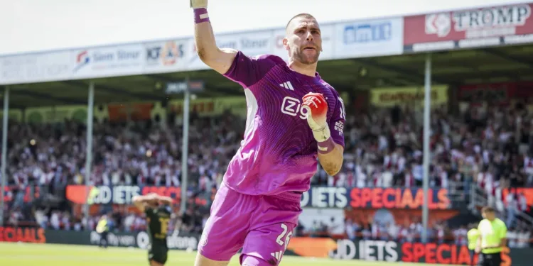 Ajax na winst tegen FC Utrecht naar voorronde Conference League