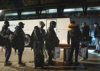 Refugees sleep outside as accommodation crisis worsens