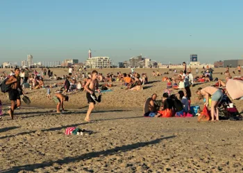 Extra precautions at holiday events as heat set to soar past 30C