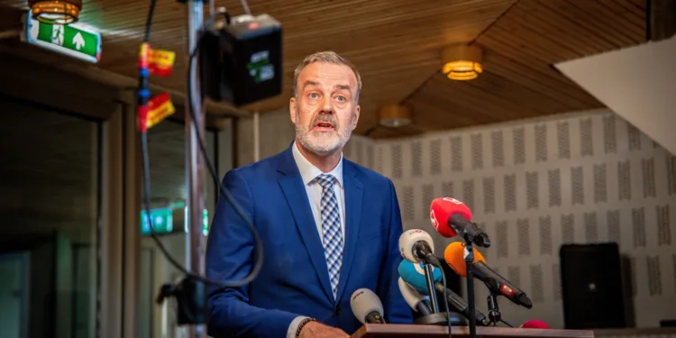 Stadskanaal mayor calls for calm amid unrest over child abuse