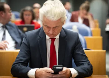 Onderzoek onder politici: lokale volksvertegenwoordigers keren X massaal de rug toe