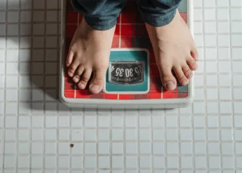 Studie bij mensen met obesitas: vasten verandert niet alleen gewicht, maar ook je brein