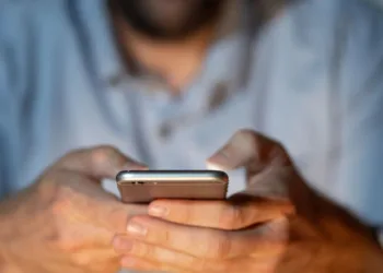 Many Dutch parents track their children’s location, survey finds