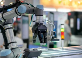 Dutch businesses turn to AI and robotics amid staff shortages