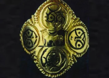 Dutch state buys historic gold ring saved for nation for €83,000